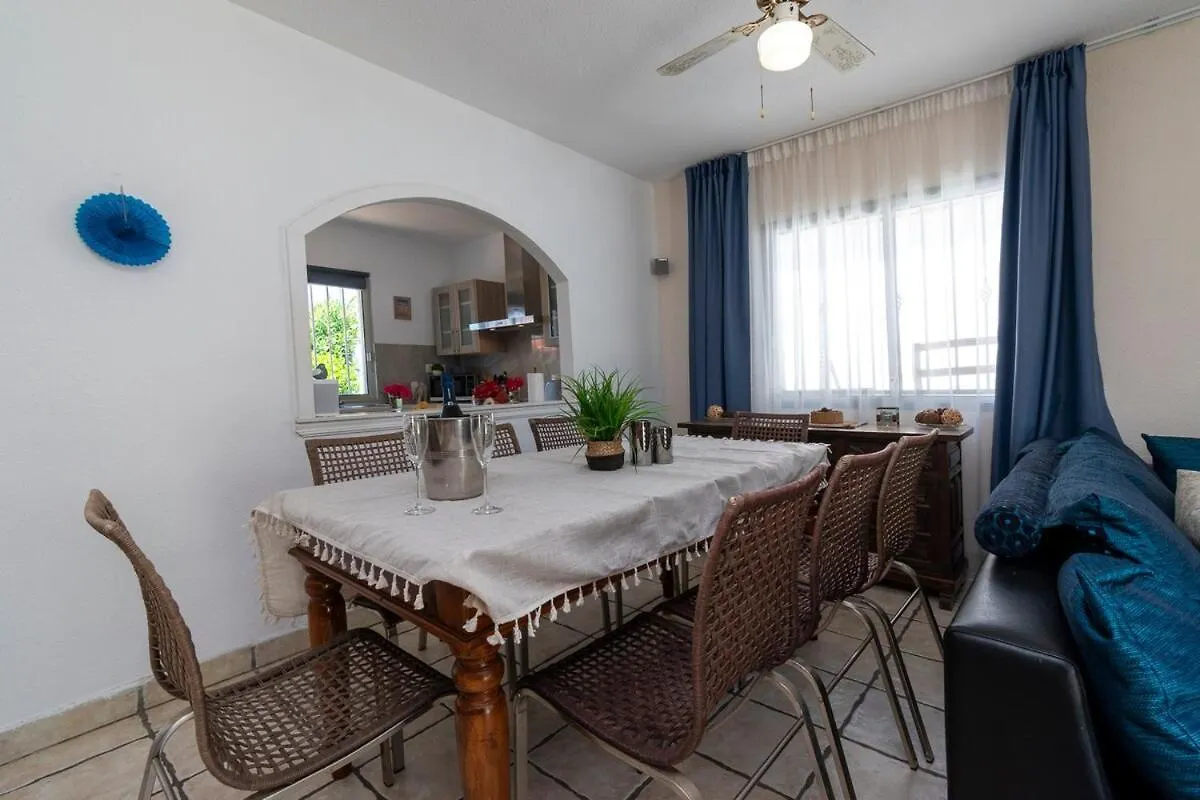 Beautiful And Spacious 4 Bedroom Villa Callao Salvaje
